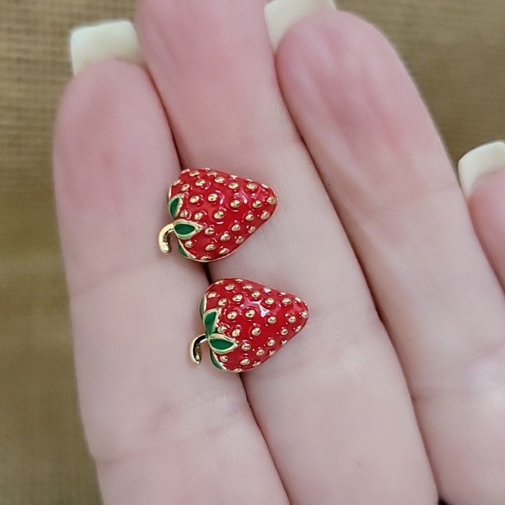 🔥LAST SET🔥 STRAWBERRY SUMMER EARRINGS AND BRACELET SET - Picture 4 of 7